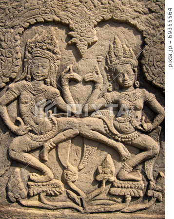 カンボジア　アンコールトム　バイヨン寺院のレリーフ 69355564