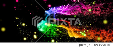 光輝く抽象的なトナカイのシルエット 69355616