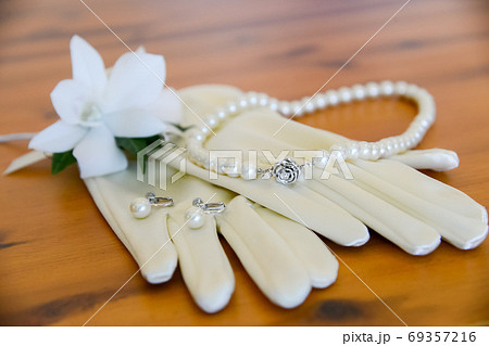 結婚式のアクセサリー 69357216