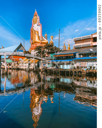Around the khlong near Wat Paknam Bhasicharoen, a temple, pagoda and Buddha statue in Bangkok 69359902