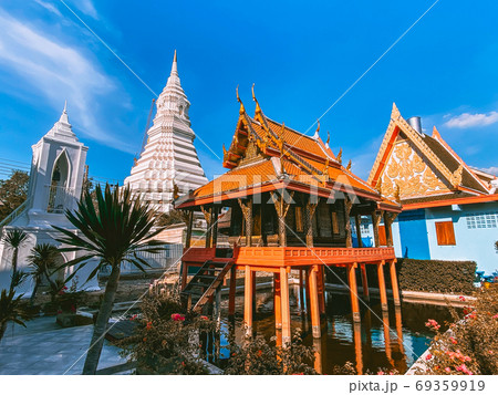 Around the khlong near Wat Paknam Bhasicharoen, a temple, pagoda and Buddha statue in Bangkok 69359919
