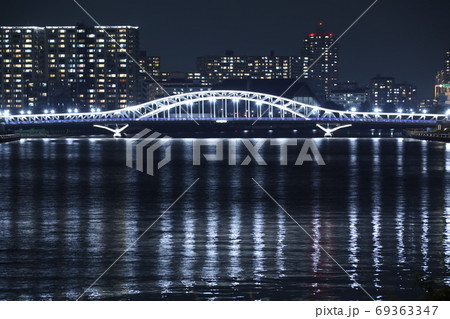 水辺のにぎわい創出する隅田川橋梁群ライトアップ 『白鬚橋』~医療関係者等応援ライトアップ~ 69363347