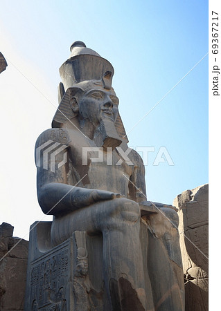 エジプト 古代都市テーベのラムセス2世像 エジプト 古代都市テーベのラムセス2世像 69367217