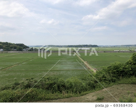 下総台地の田園風景(千葉県酒々井町の本佐倉城から撮影) 69368430