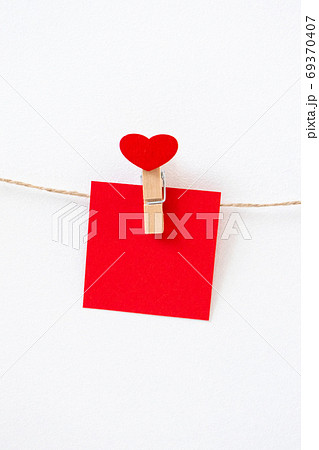 Craft heart wooden mini clothespin and red paper memo on rope tw 69370407