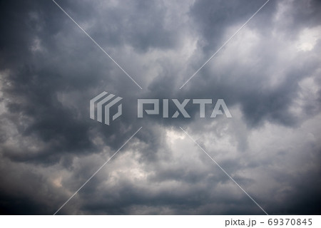 Stormy clouds on summer evening. Rainy sky before the storm. 69370845