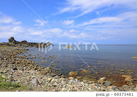 佐渡ヶ島の日本海の夏景色 佐渡ヶ島の日本海の夏景色 69373461