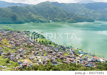 Landscape view of Pokhara city and Pheva lake, Nepal 69375991