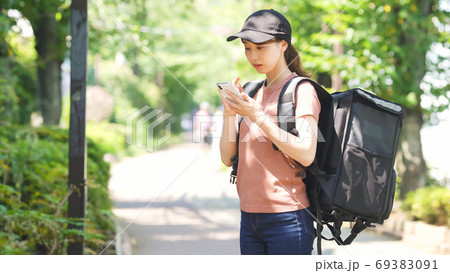 フードデリバリー 69383091