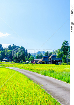 晩夏の農村風景(荻ノ島環状集落) 晩夏の農村風景(荻ノ島環状集落) 69385398