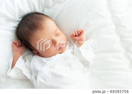 あかちゃん 新生児 あかちゃん 新生児 69385756