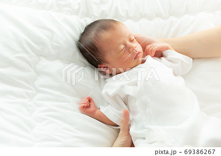 あかちゃん 新生児 あかちゃん 新生児 69386267