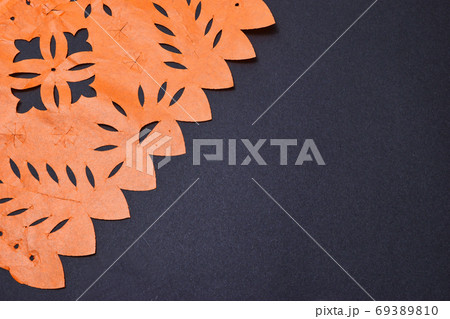 メキシコの切り絵　パペル・ピカード　Papel Picado 69389810