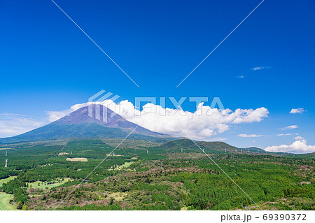 (静岡県)十里木高原展望台から望む、富士山 (静岡県)十里木高原展望台から望む、富士山 69390372