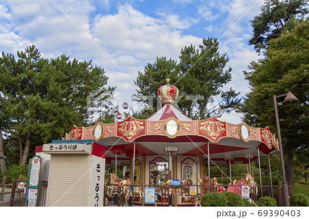 岡崎市南公園のメリーゴーランド 69390403