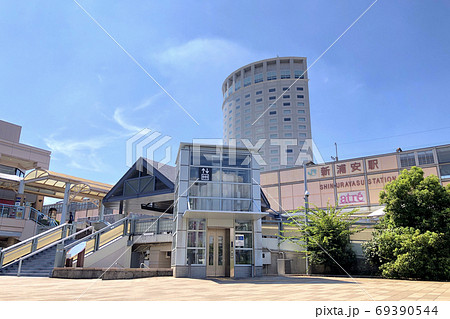 京葉線　新浦安駅前の風景　南口　千葉県浦安市 69390544