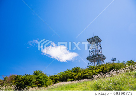 (静岡県)十里木高原展望台アンテナ施設 ススキ台地 (静岡県)十里木高原展望台アンテナ施設 ススキ台地 69390775