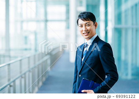 ビジネス ミドル 男性 ビジネス ミドル 男性 69391122