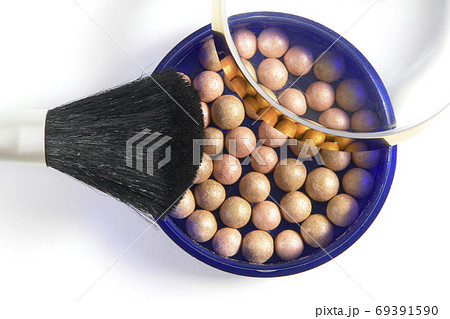 Eyeshadow and Brush Eyeshadow and Brush 69391590