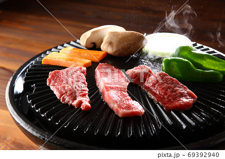 陶板を使った焼肉 陶板を使った焼肉 69392940