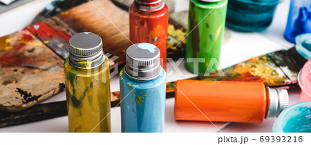 アトリエの画材 69393216