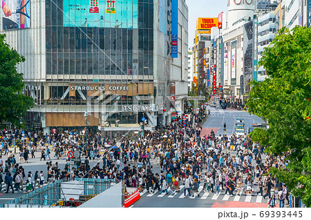 東京都 渋谷のスクランブル交差点のイラスト素材