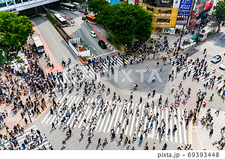 東京都 渋谷のスクランブル交差点のイラスト素材 東京都 渋谷のスクランブル交差点のイラスト素材