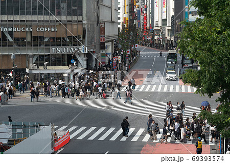 東京都 渋谷のスクランブル交差点のイラスト素材