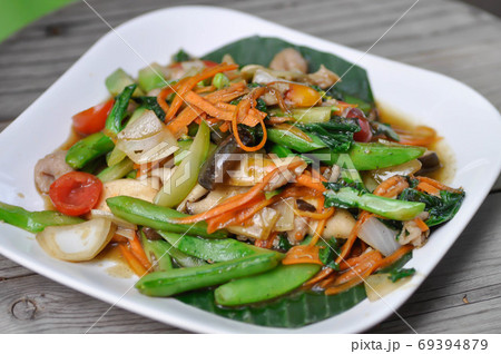 stir fried vegetable with pork, vegetable salad stir fried vegetable with pork, vegetable salad 69394879