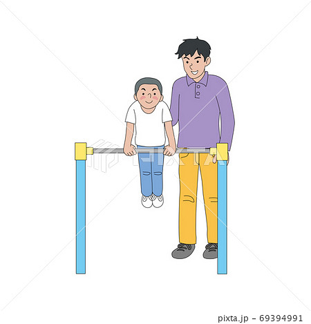 息子の鉄棒の練習を手伝うパパ 息子の鉄棒の練習を手伝うパパ 69394991