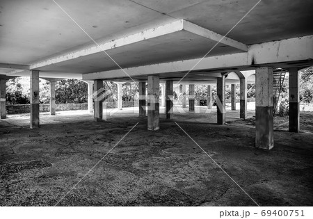 Old abandoned premises with columns 69400751