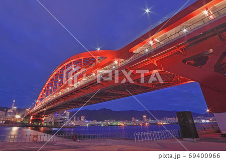 ライトアップ時の神戸大橋 ライトアップ時の神戸大橋 69400966
