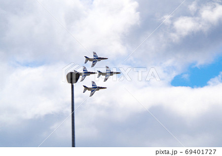 航空祭の展示飛行 … 鳥取県 境港市（晴れ） 69401727