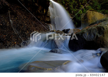 スッカン沢「仁三郎の滝」 69402147