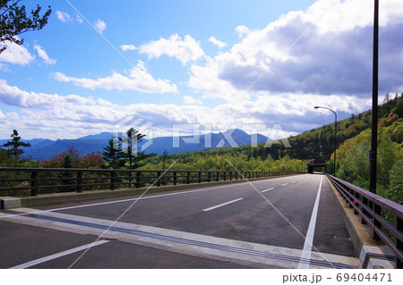 北海道 大雪山国立公園 三国峠に架かる緑深橋 北海道 大雪山国立公園 三国峠に架かる緑深橋 69404471