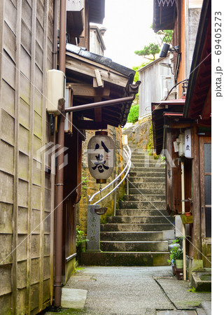 金沢主計町茶屋街の景色 69405273