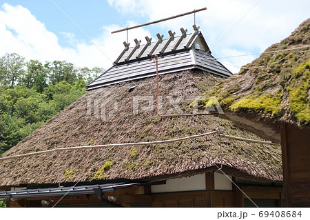 かやぶき 茅葺き屋根 かやぶき 茅葺き屋根 69408684