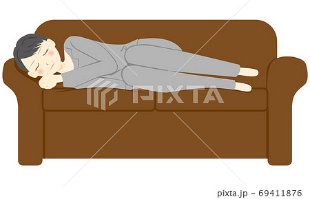 ソファ うたた寝 ミドル 女性 のイラスト素材