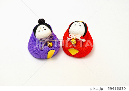 白背景のひな人形 69416830