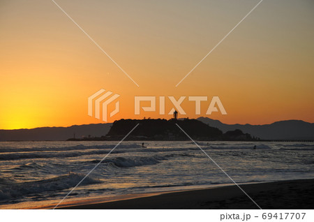 夕暮れの江ノ電沿線 夕暮れの江ノ電沿線 69417707