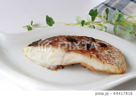 焼き魚 鯛の切り身の写真素材