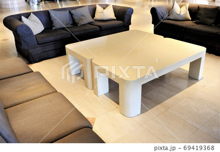 ローテーブルとソファ 69419368
