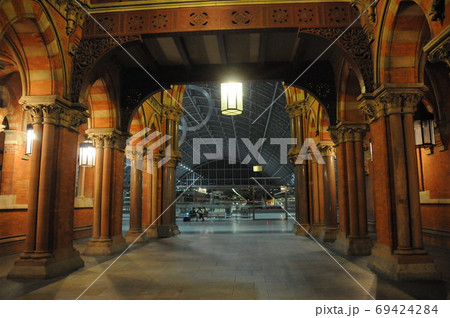 イギリス、ロンドン、セント・パンクラス駅 69424284