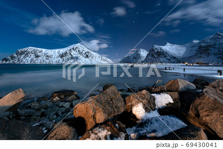 Beautiful beach in the midnight 69430041
