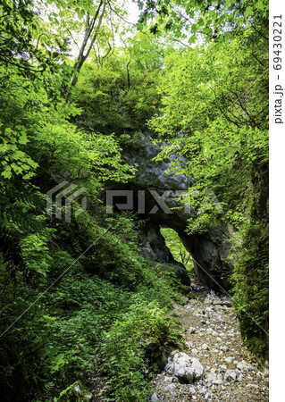 帝釈峡　鬼の唐門　広島県庄原市 69430221