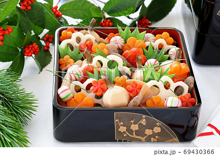 お煮しめ　おせち料理 69430366