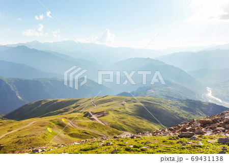 Green hills Green hills 69431138