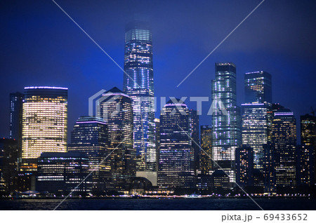 New York city skyline at night. USA 69433652