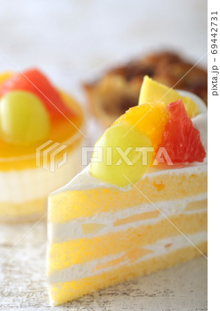 ショートケーキの集合イメージ 69442731