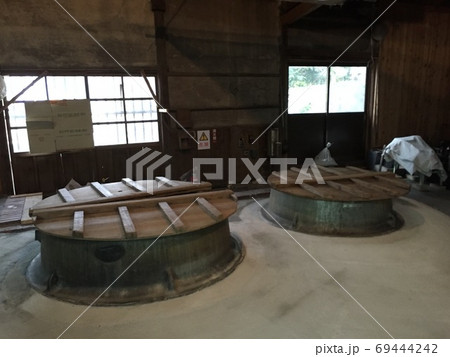 酒蔵の中 69444242